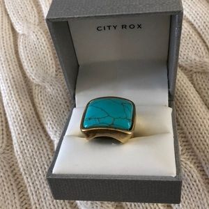 Fashion ring, turquoise sz 8 new in box.